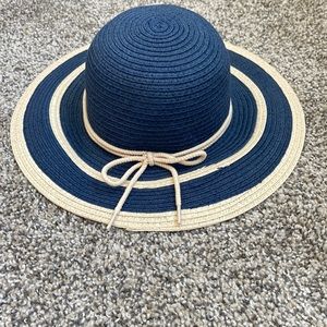 Janie and Jack sun hat for baby size 0-6 months
